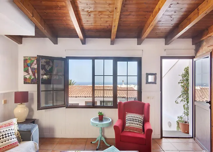 Villa Floti con vistas al mar